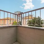Isola - 2 Bedrooms - Free Parking 아파트 *